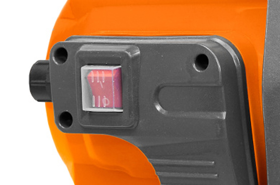 Предотвращает попадание влаги внутрь насоса, обеспечивая надежную защиту электрооборудования в условиях повышенной влажности.